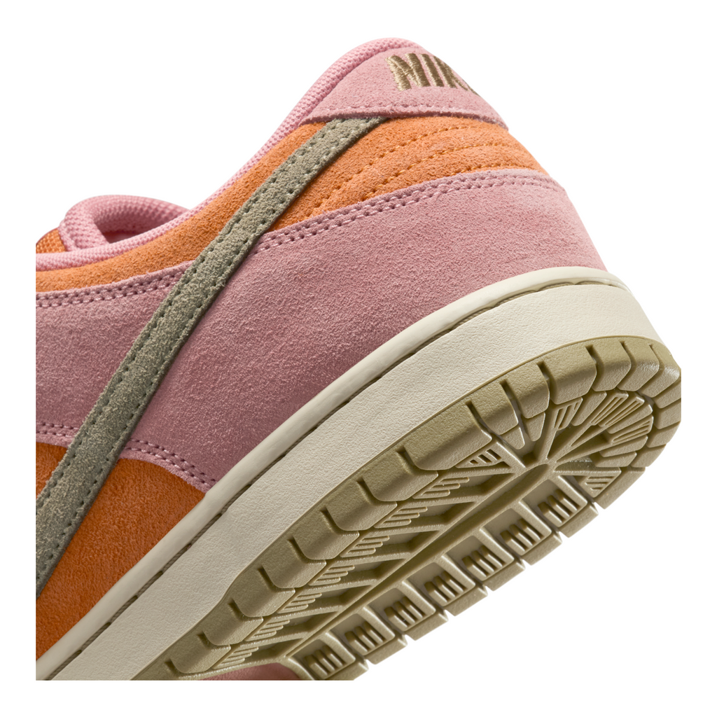 Nike SB Dunk Low Red Stardust