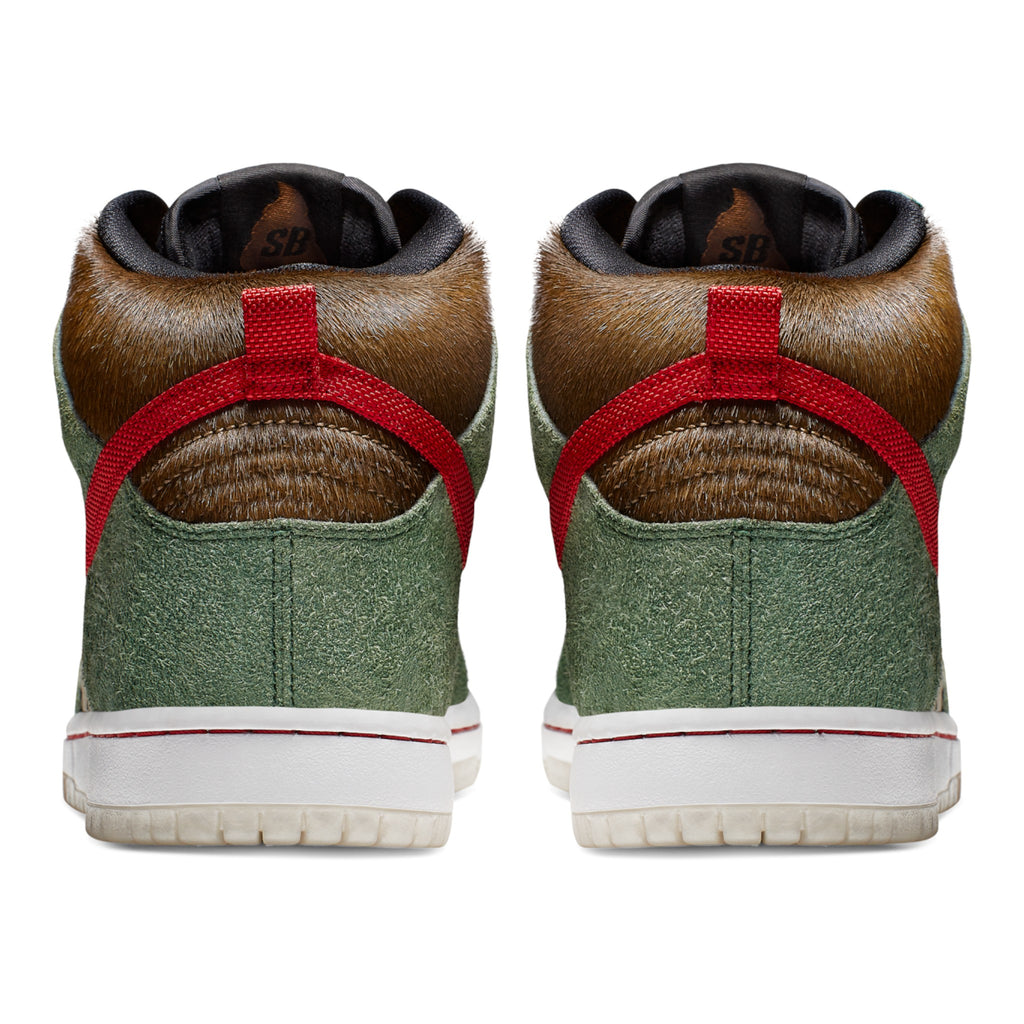 Nike SB Dunk High Dog Walker